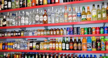 Sejm wprowadził nocną prohibicję w całej Polsce oraz całkowity zakaz reklamy alkoholu. Są też inne ograniczenia.